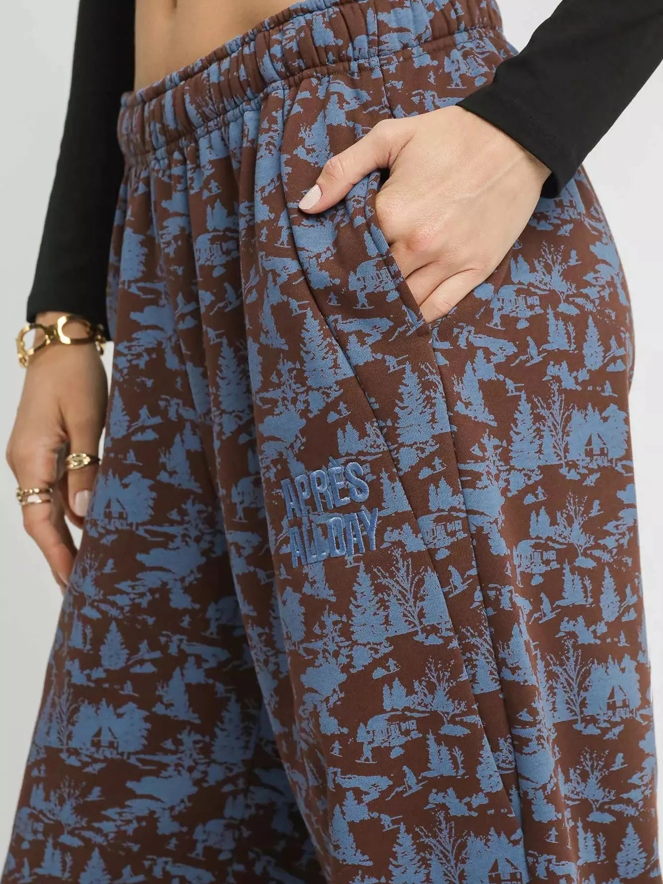 Umgee Scenic Stroll Apres All Day Casual Sweatpants in Brown-Women's Pants-Shop Z & Joxa