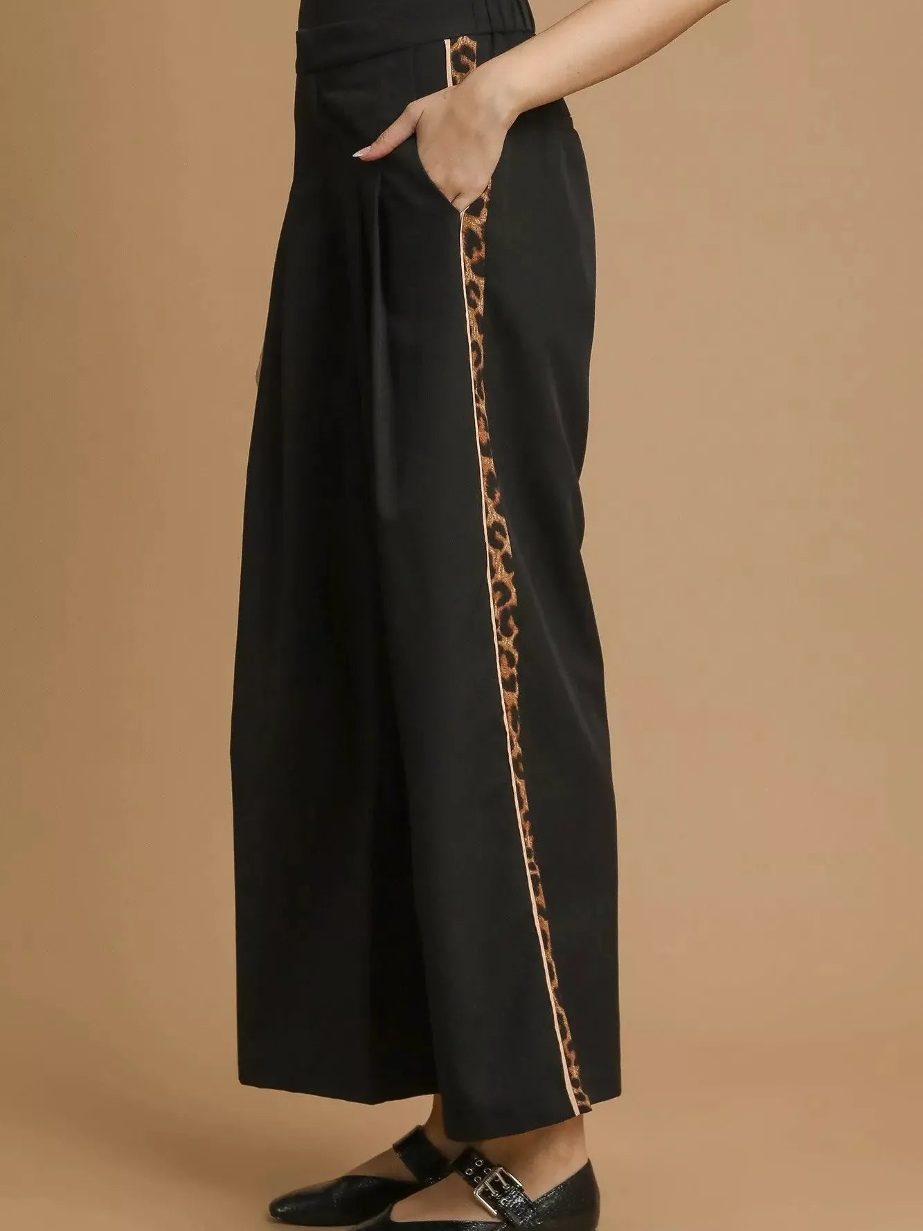 Umgee Pleat Me Pretty Wide-Leg Contrast Trim Pants in Black-Women's Pants-Shop Z & Joxa